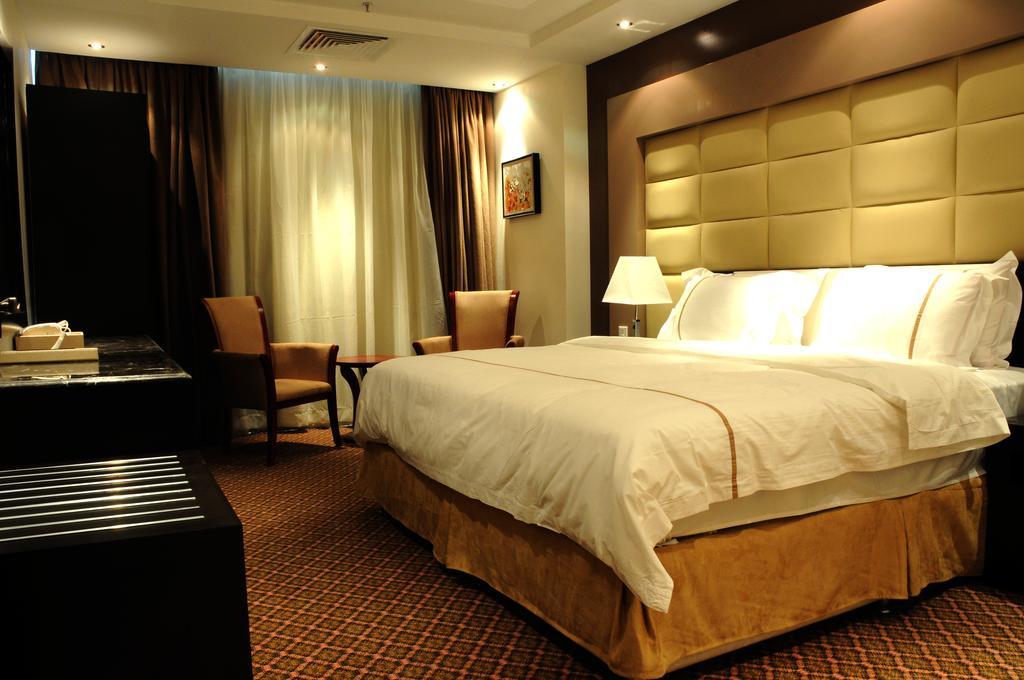 Al Yamama Palace Hotel Suites Riyadh Room photo